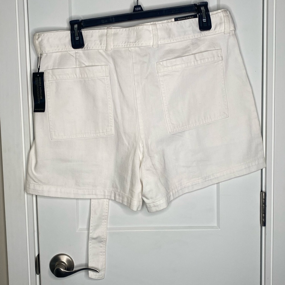 Banana Republic Factory NWT 4" Inseam Casual Short Plus Size 18 - Picture 2 of 5